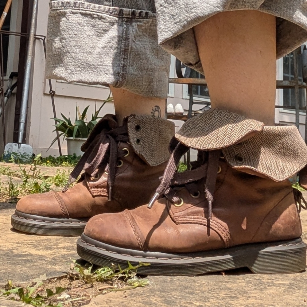 Brown Fold-Over Leather Lace-Up Boots